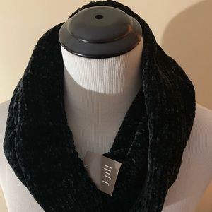 Black infinity Scarf